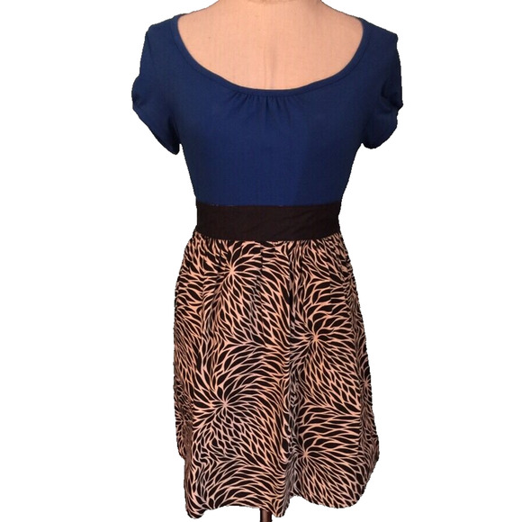 Small Kimchi Blue Urban Outfitters Short Sleeve Dress Junior Women's - Picture 1 of 6